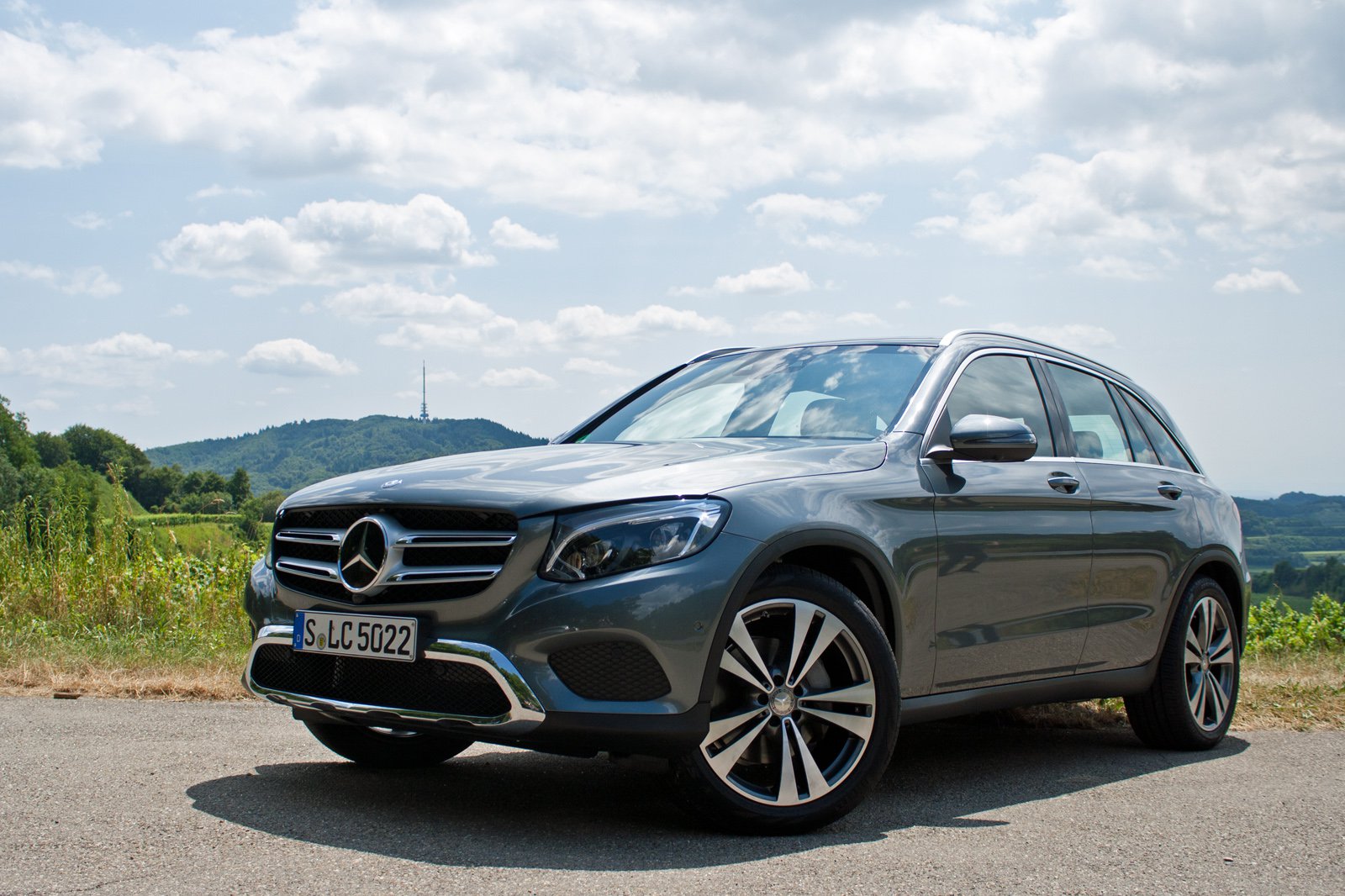 Mercedes GLE SUV – Rule the Rough Roads And Weathers In Style
